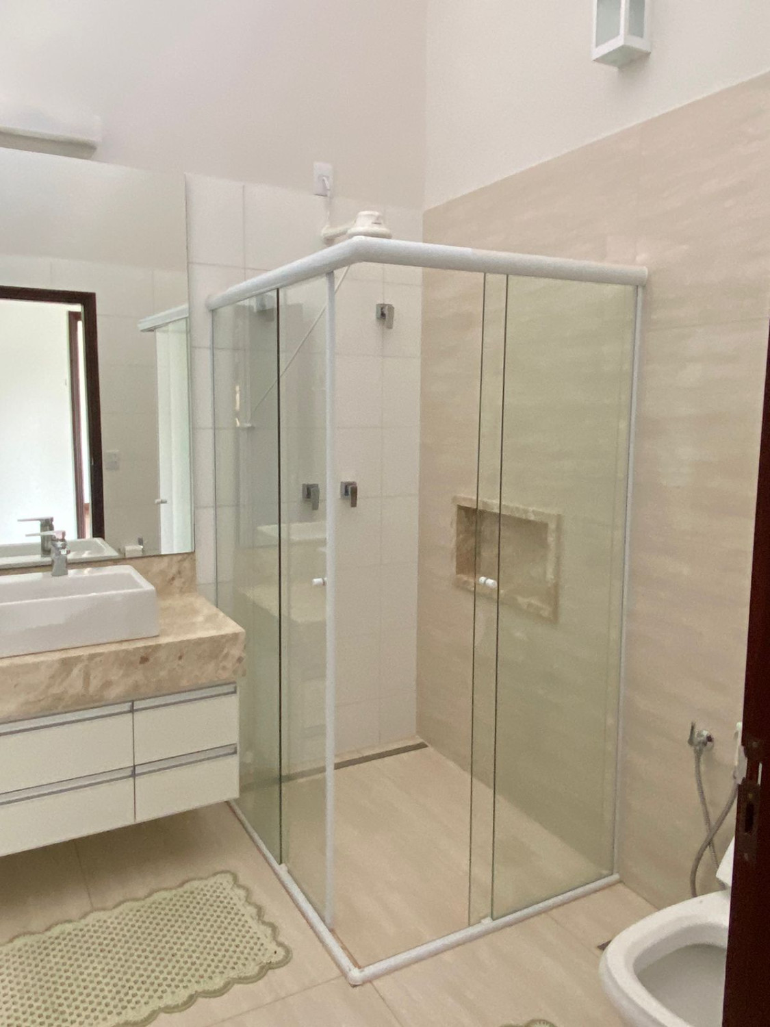 Foto do imóvel: Vendo Casa Espetacular com Espaços Amplos e Confortáveis!